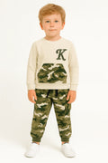 Kamuflaj Takım for kids featuring a beige top with a pocket and camouflage pants, perfect for stylish playtime.