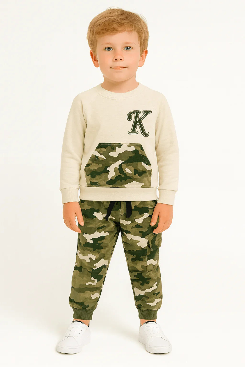 Kamuflaj Takım for kids featuring a beige top with a pocket and camouflage pants, perfect for stylish playtime.